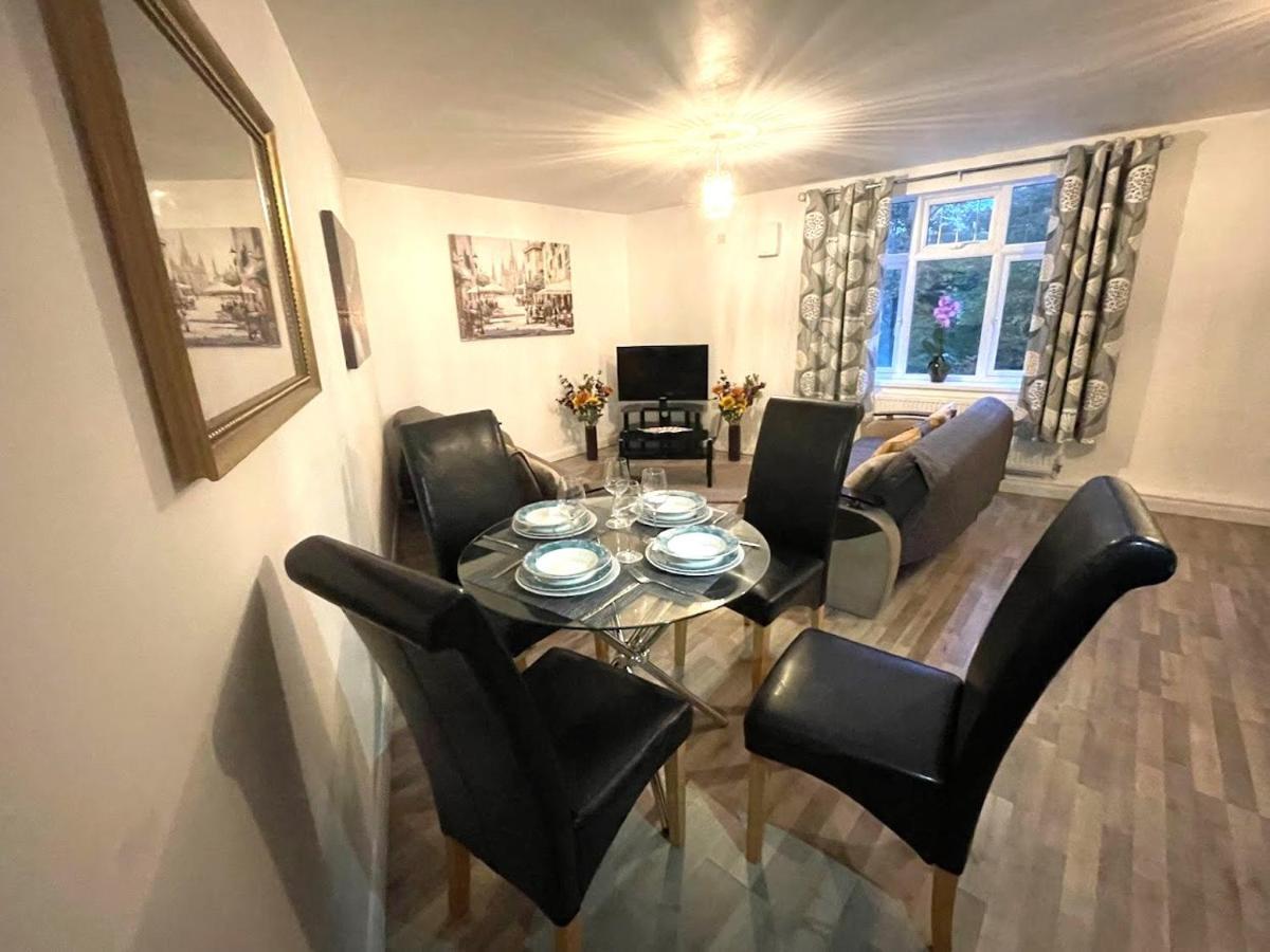 Deluxe 1-Bedroom Serviced Apartment Sleeps 4 For Short Or Long Stay Gillingham  Zewnętrze zdjęcie