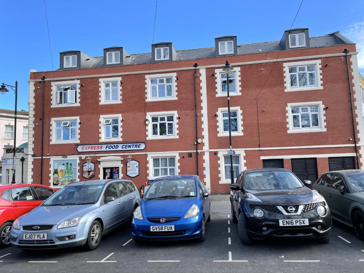 Deluxe 1-Bedroom Serviced Apartment Sleeps 4 For Short Or Long Stay Gillingham  Zewnętrze zdjęcie